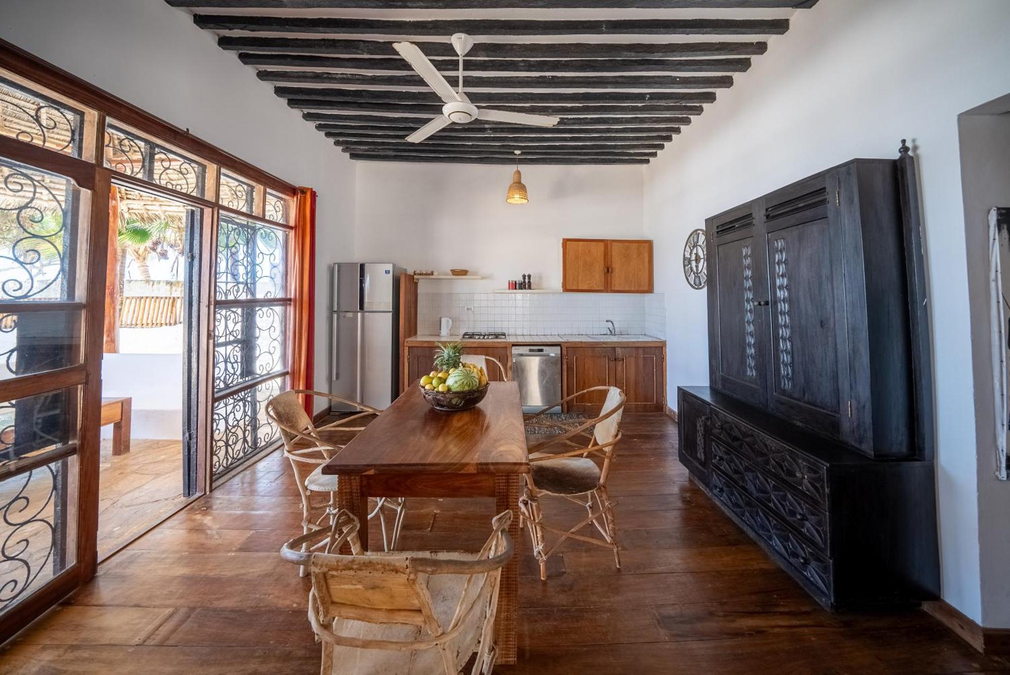 Beachfront Villa Hideaway Zanzibarhouses Kiwengwa  Buitenkant foto