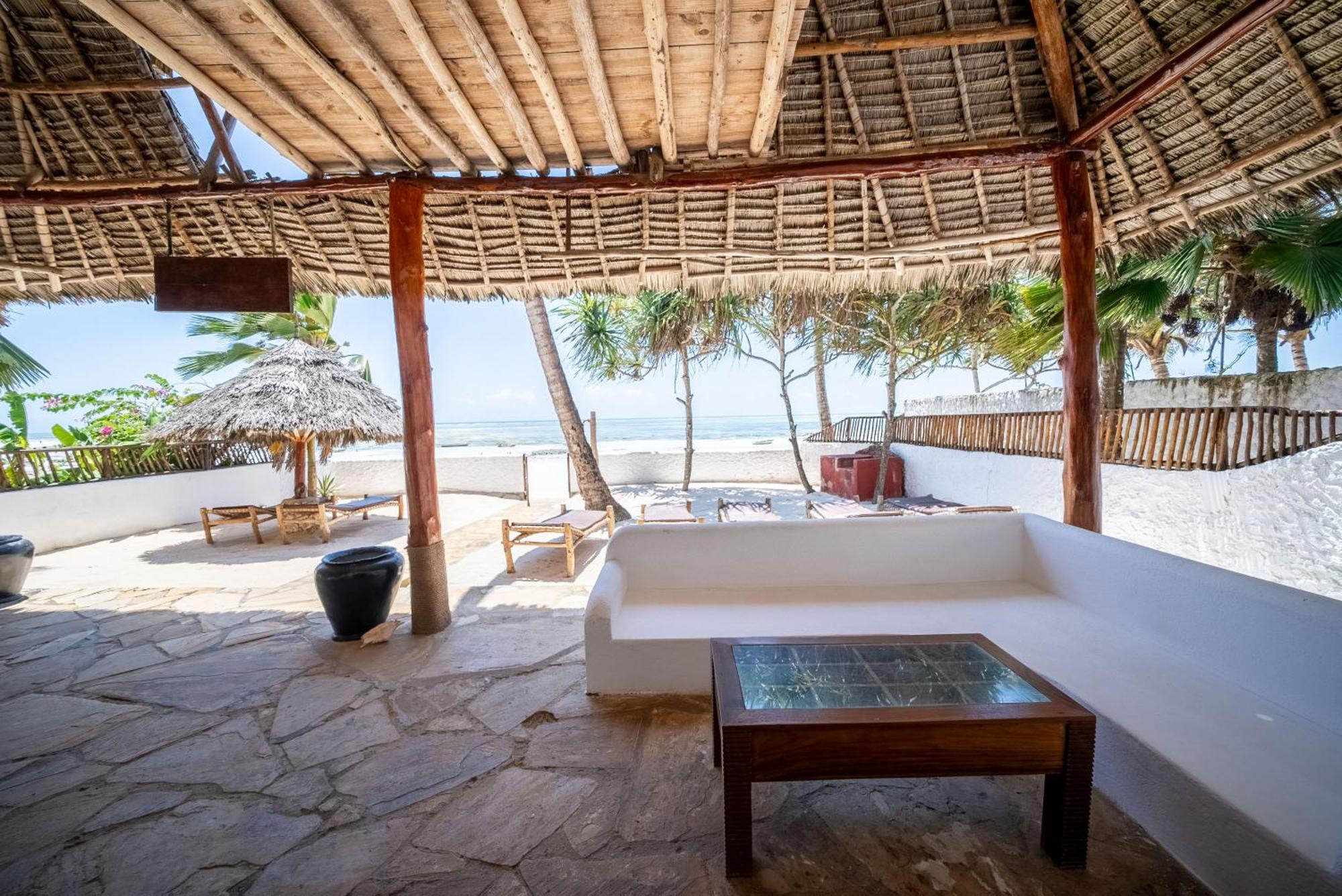 Beachfront Villa Hideaway Zanzibarhouses Kiwengwa  Buitenkant foto