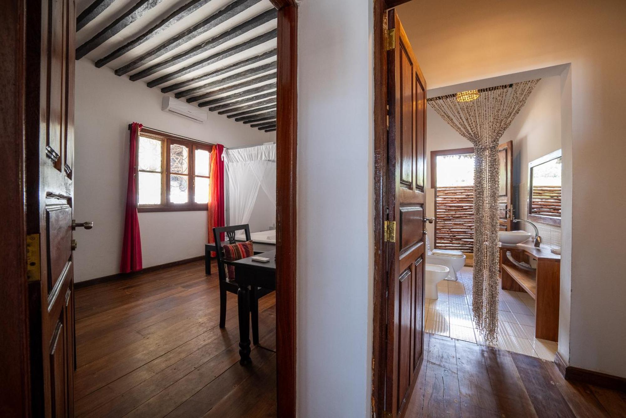 Beachfront Villa Hideaway Zanzibarhouses Kiwengwa  Buitenkant foto