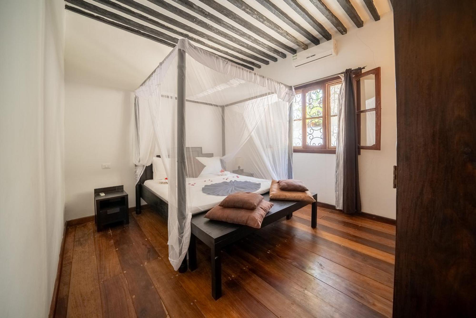 Beachfront Villa Hideaway Zanzibarhouses Kiwengwa  Buitenkant foto