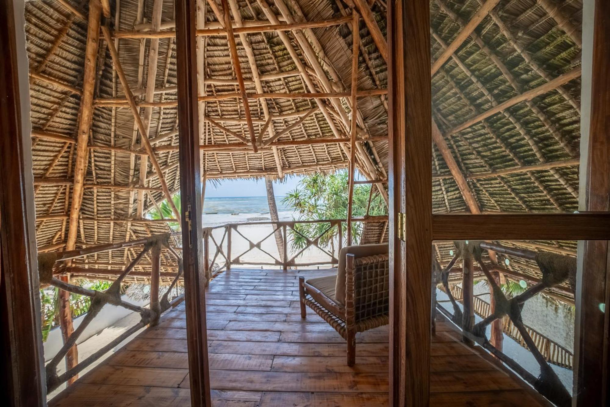 Beachfront Villa Hideaway Zanzibarhouses Kiwengwa  Buitenkant foto